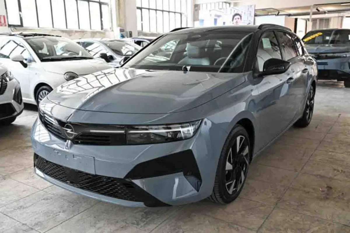 Opel Astra Station Wagon nuova a Torino