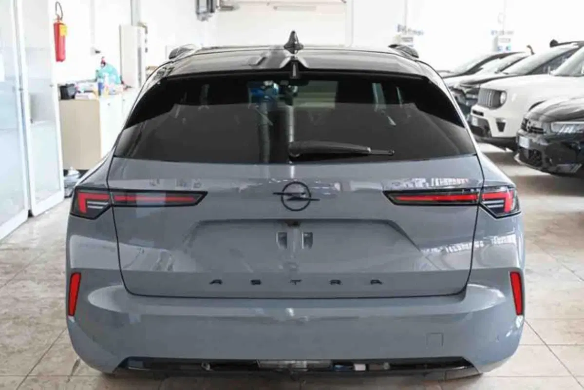 Opel Astra Station Wagon nuova a Torino (15)