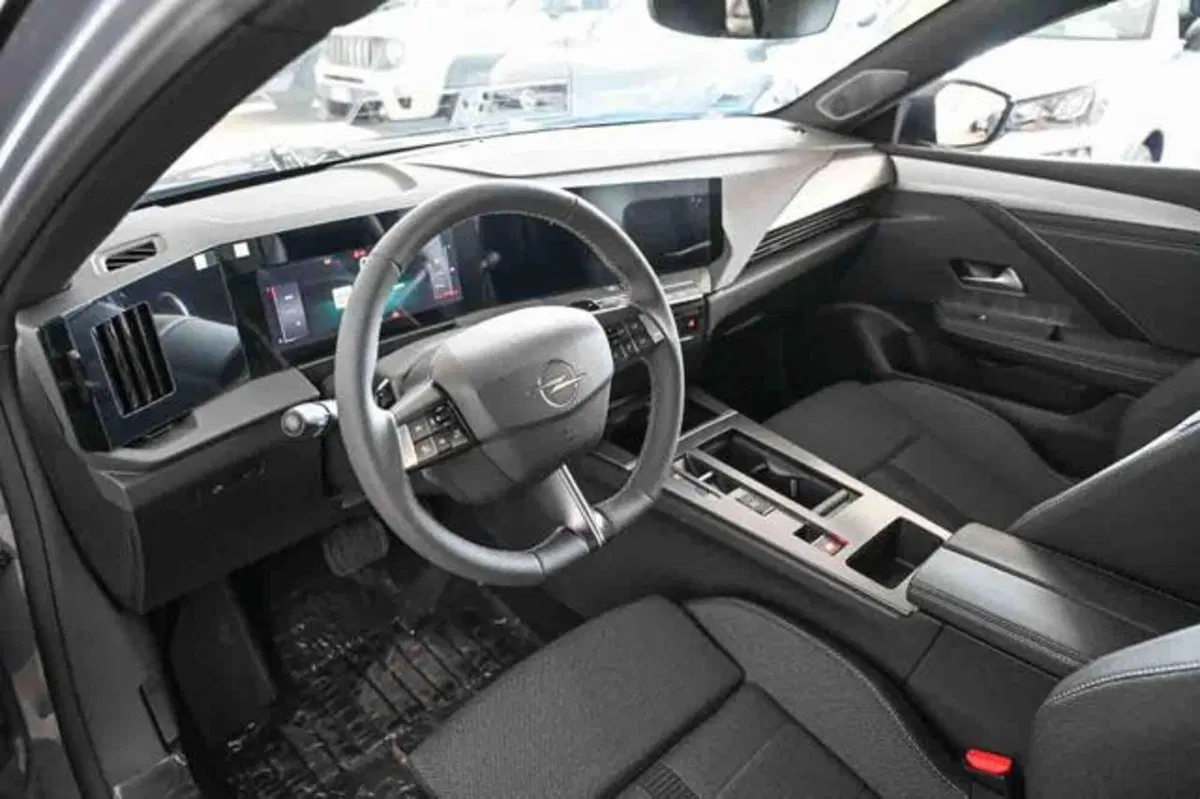 Opel Astra Station Wagon nuova a Torino (7)