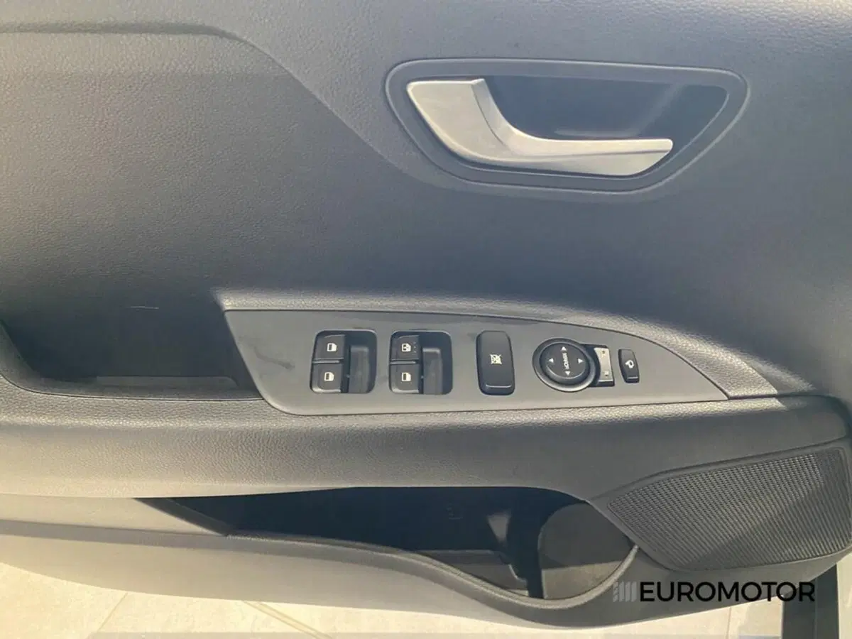 Kia Stonic usata a Bari (11)