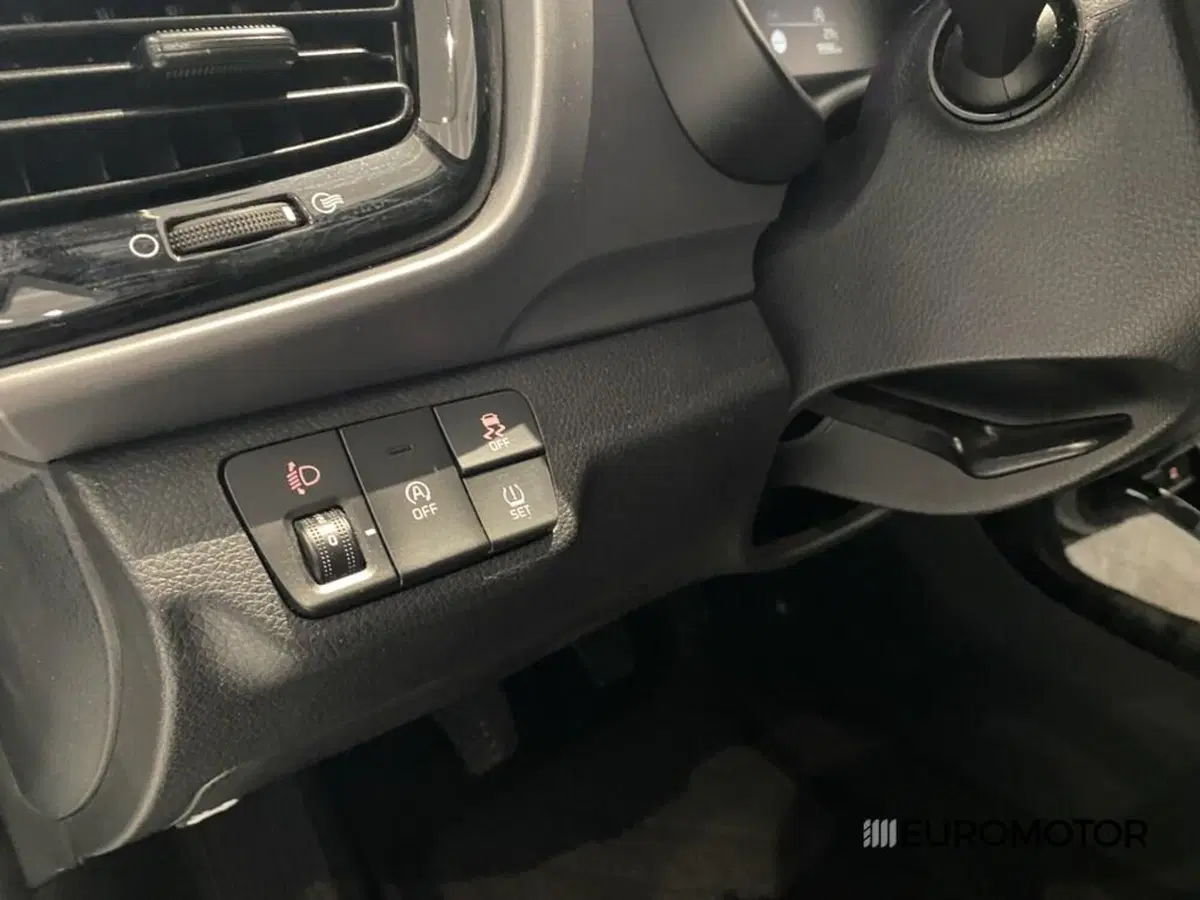Kia Stonic usata a Bari (12)
