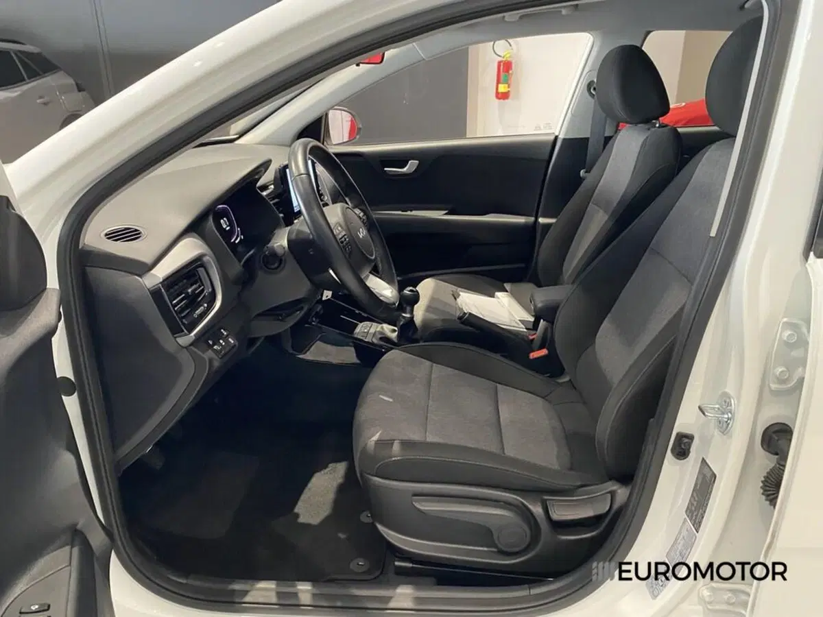 Kia Stonic usata a Bari (14)