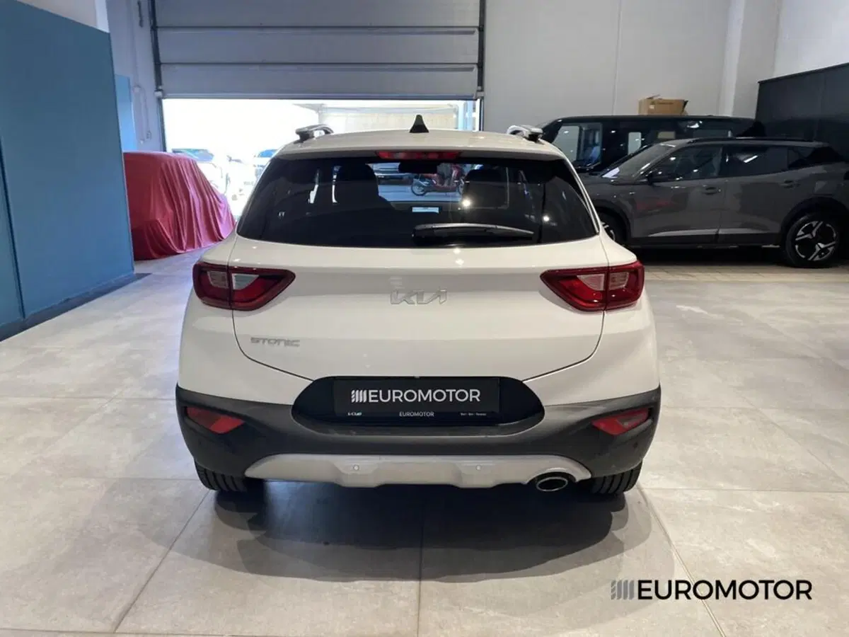 Kia Stonic usata a Bari (8)