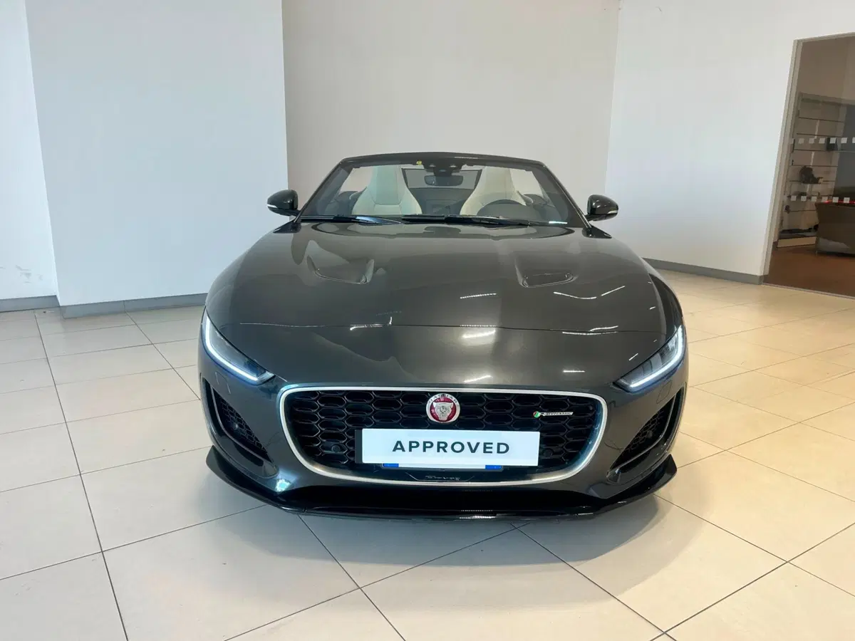 Jaguar F-Type Cabrio usata a Napoli (11)