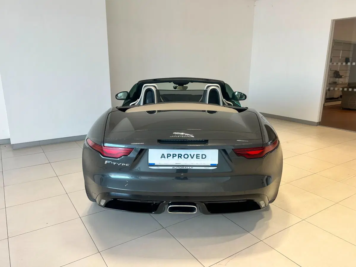 Jaguar F-Type Cabrio usata a Napoli (9)