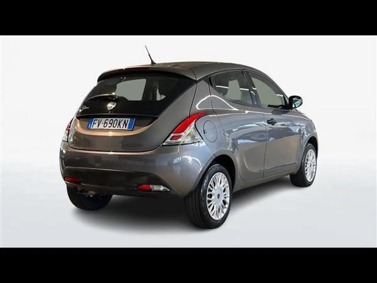 Lancia Ypsilon usata a Firenze (3)