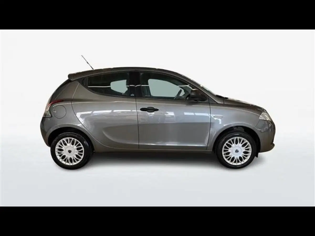 Lancia Ypsilon usata a Firenze (4)