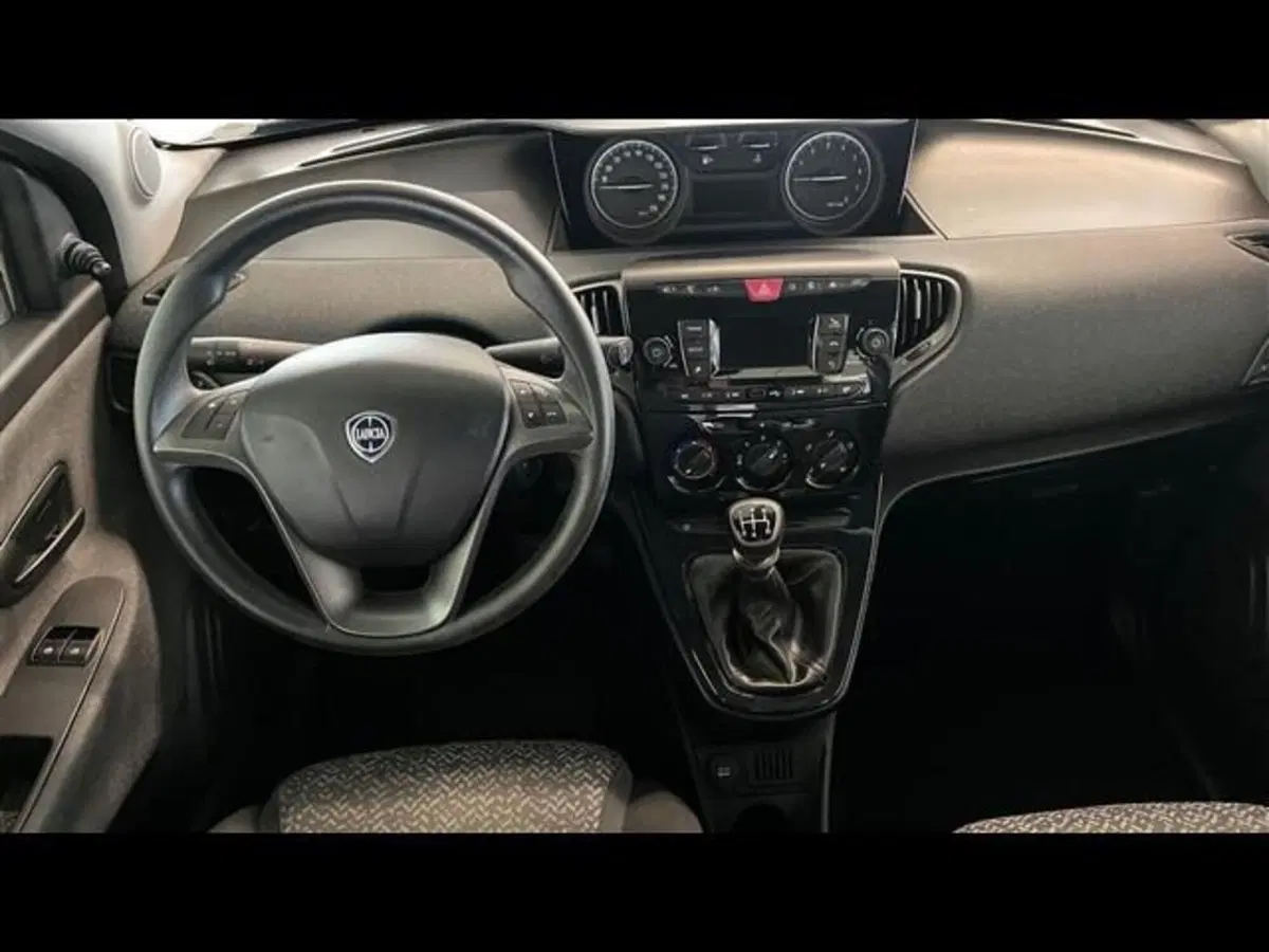 Lancia Ypsilon usata a Firenze (7)