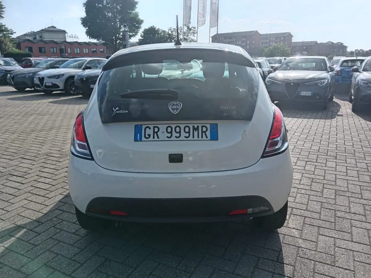 Lancia Ypsilon usata a Alessandria (6)