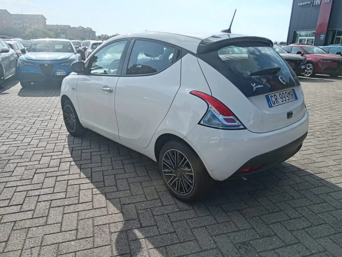 Lancia Ypsilon usata a Alessandria (8)
