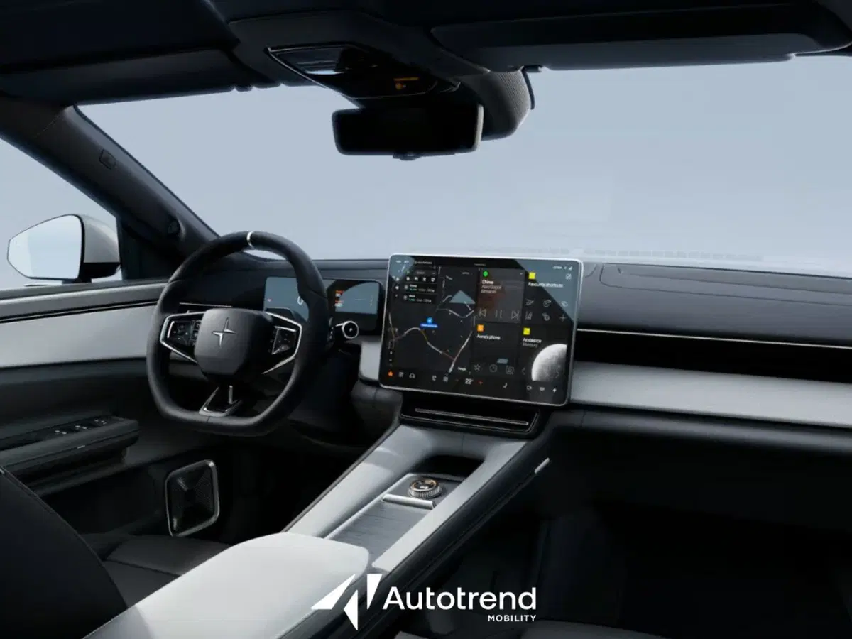 Polestar Polestar 4 nuova a Bari (10)