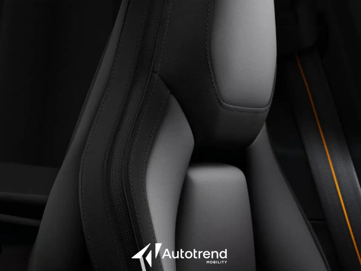 Polestar Polestar 4 nuova a Bari (15)