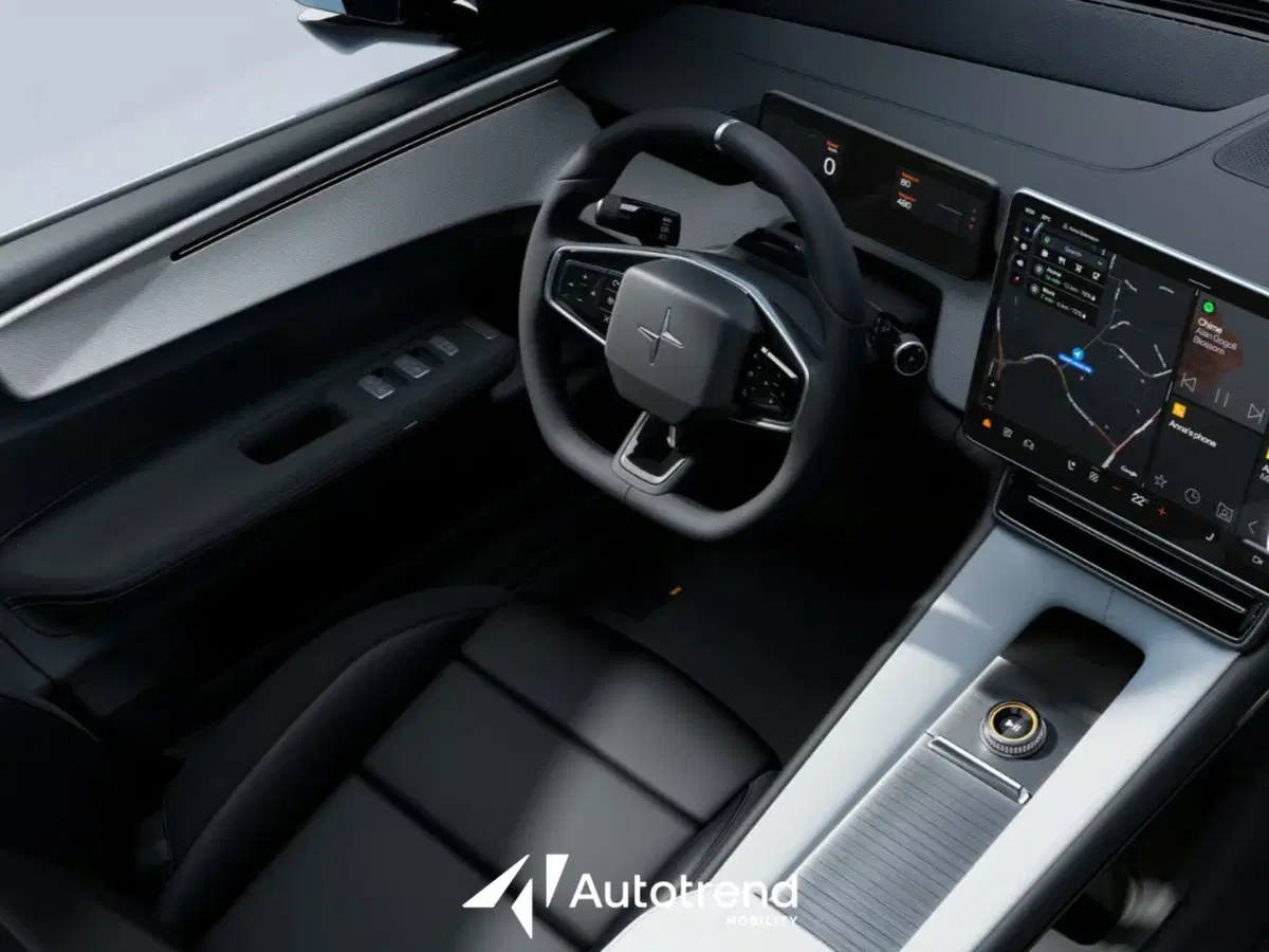 Polestar Polestar 4 nuova a Bari (9)