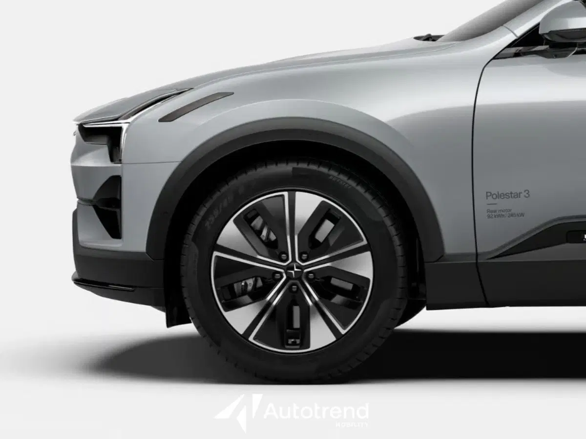 Polestar Polestar 3 nuova a Bari (7)