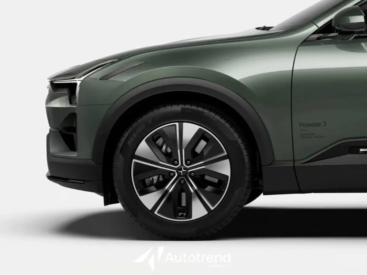 Polestar Polestar 3 nuova a Bari (7)
