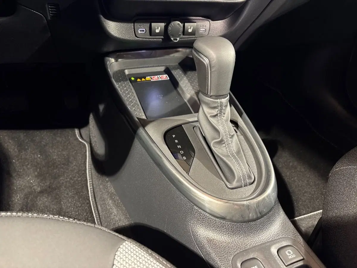 Toyota Aygo X nuova a Sondrio (13)