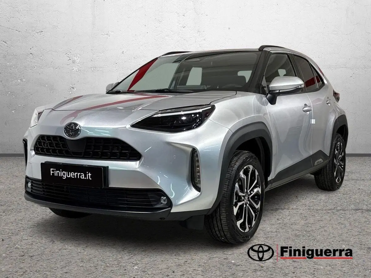 Toyota Yaris Cross nuova a Lecco
