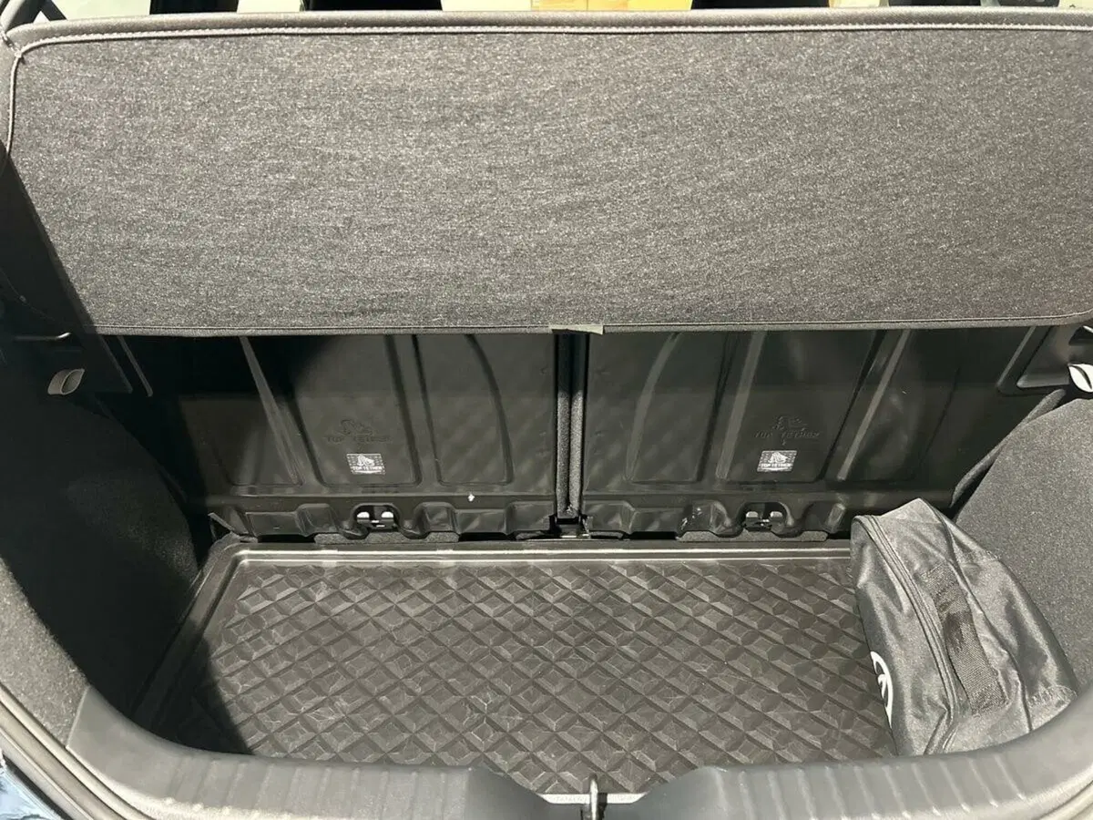 Toyota Aygo X usata a Lecco (13)