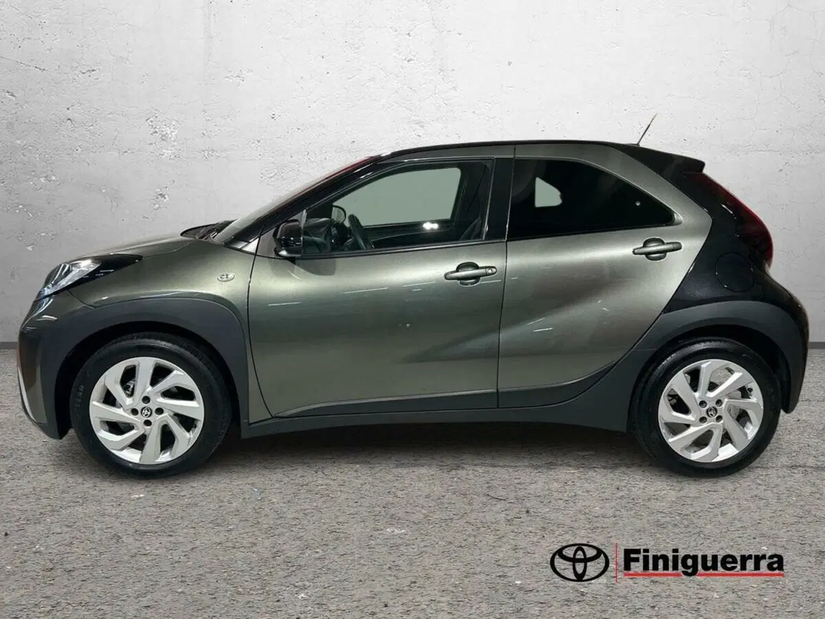 Toyota Aygo X usata a Lecco (7)