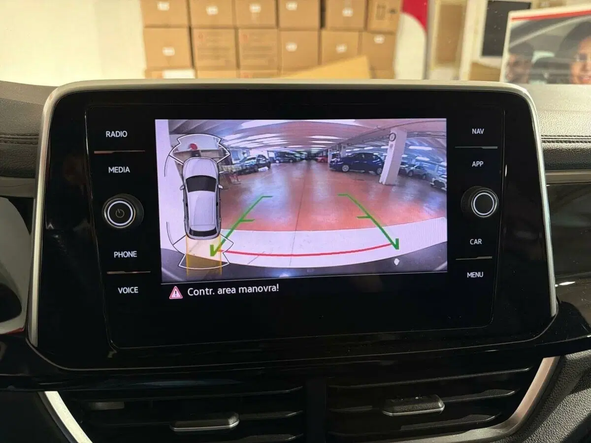 Volkswagen T-Roc usata a Lecco (16)