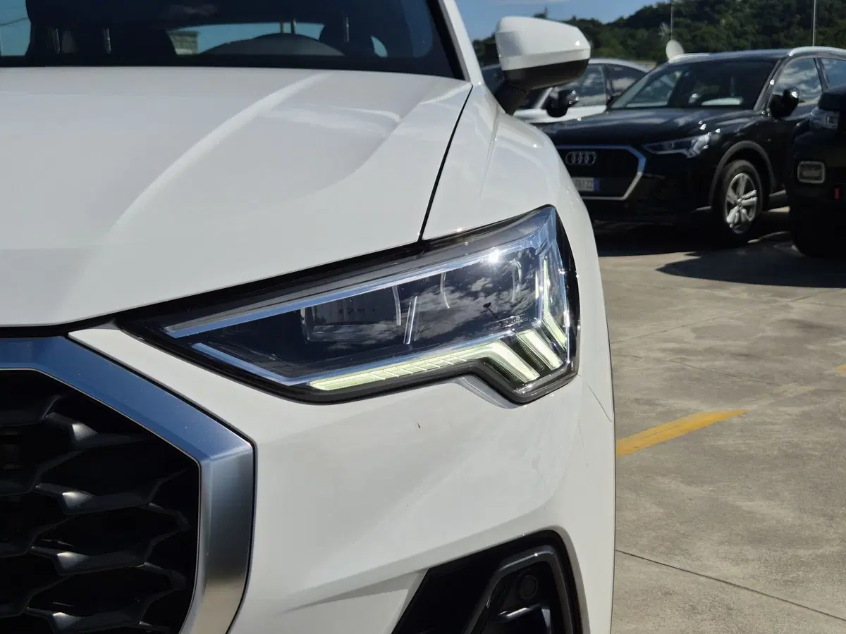 Audi Q3 Sportback usata  (18)
