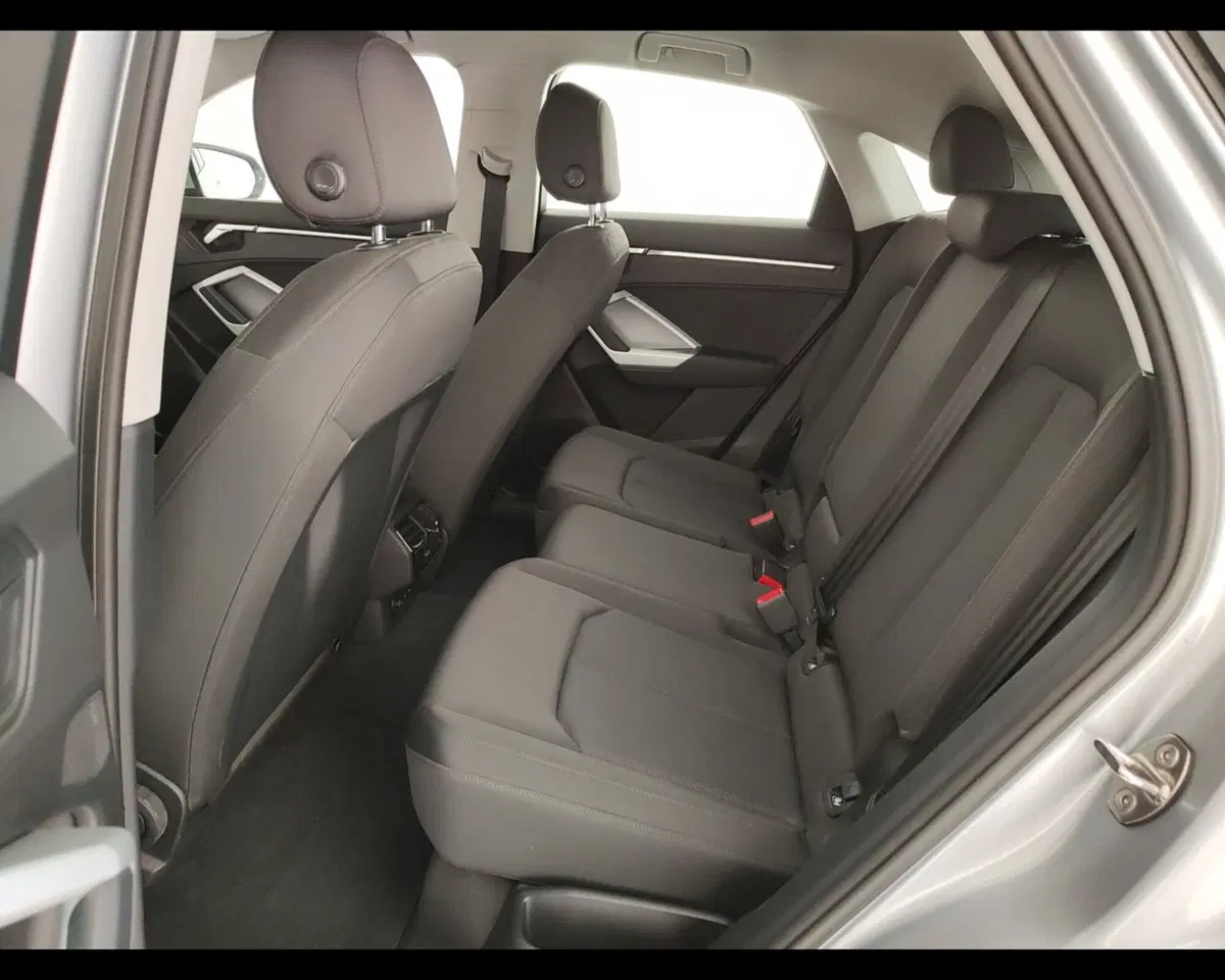 Audi Q3 Sportback usata a Caserta (17)
