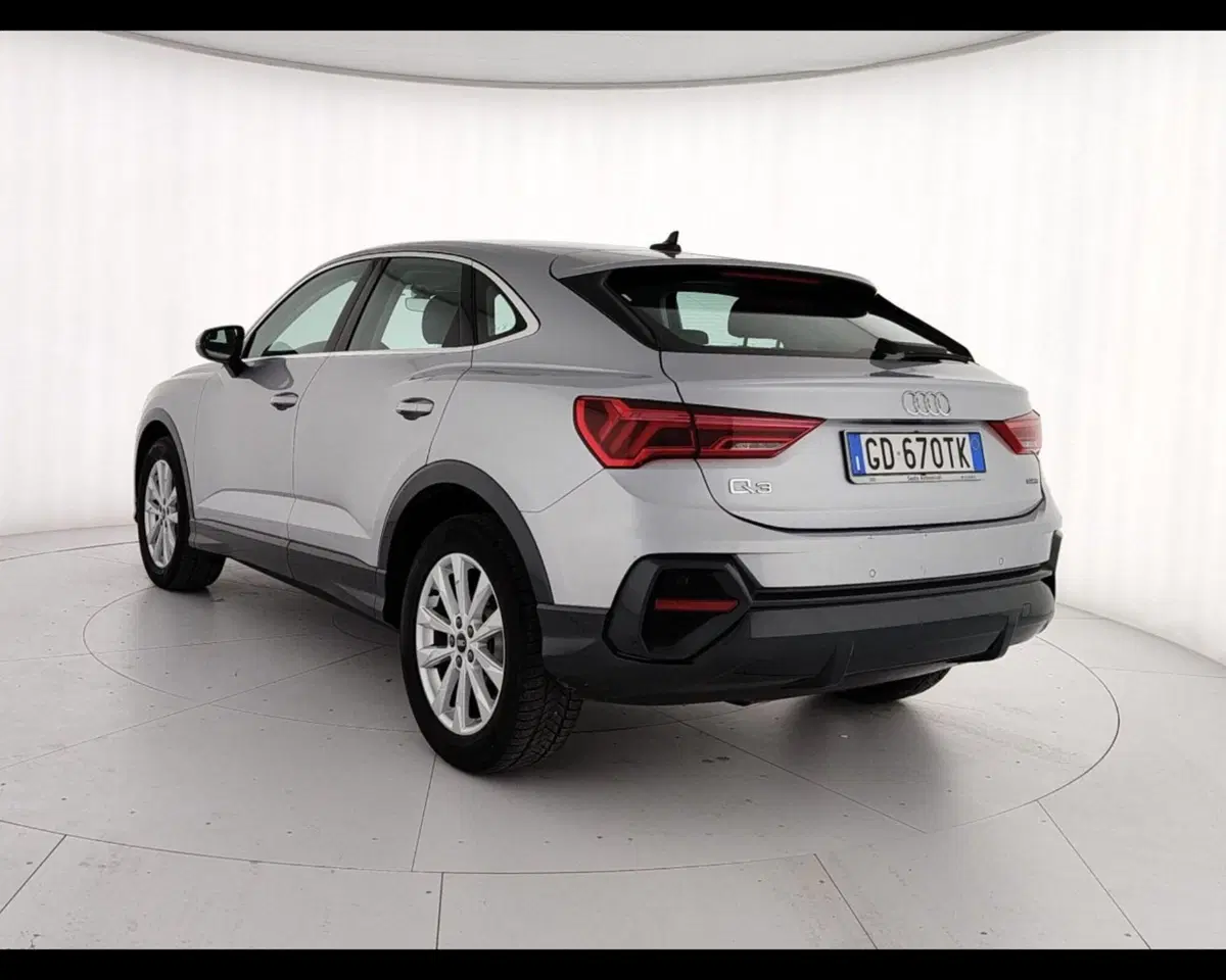 Audi Q3 Sportback usata a Caserta (4)