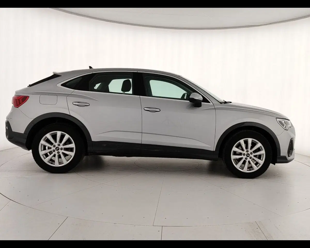 Audi Q3 Sportback usata a Caserta (7)