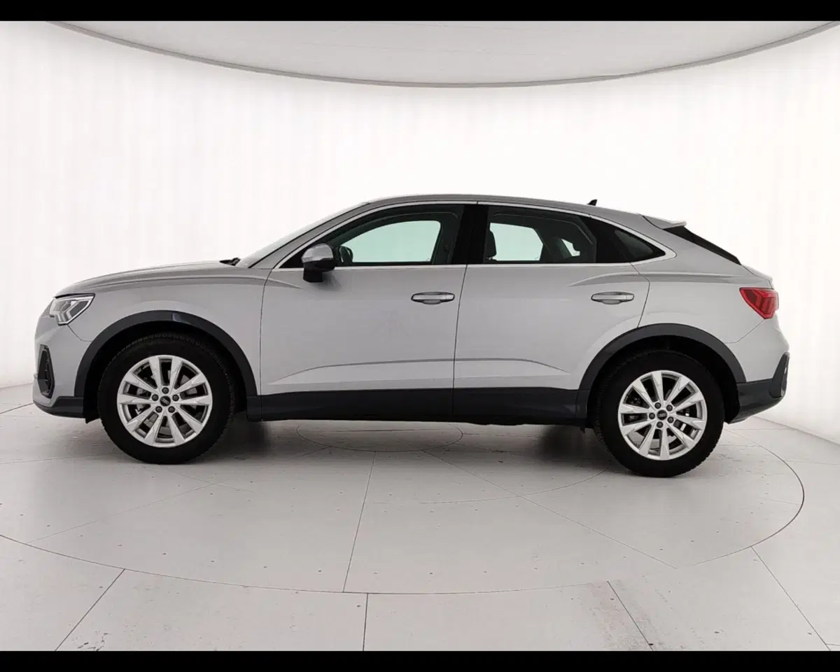 Audi Q3 Sportback usata a Caserta (8)