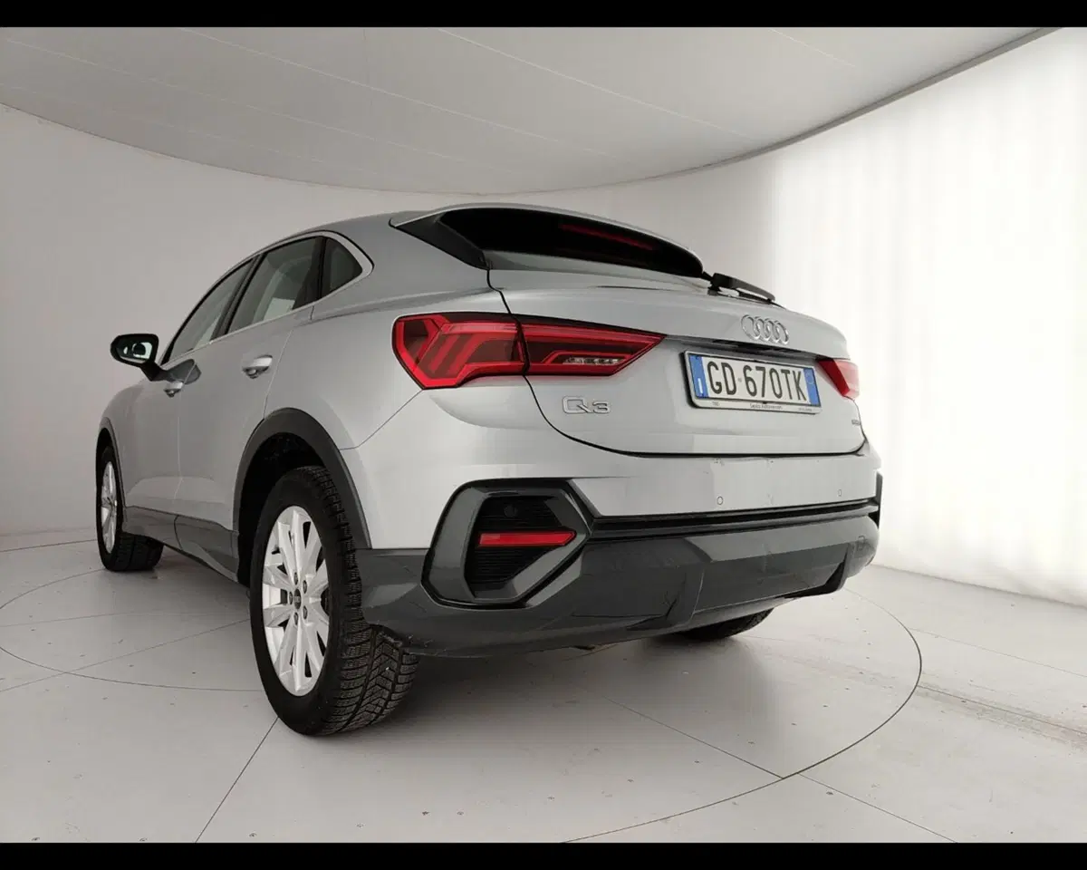 Audi Q3 Sportback usata a Caserta (9)