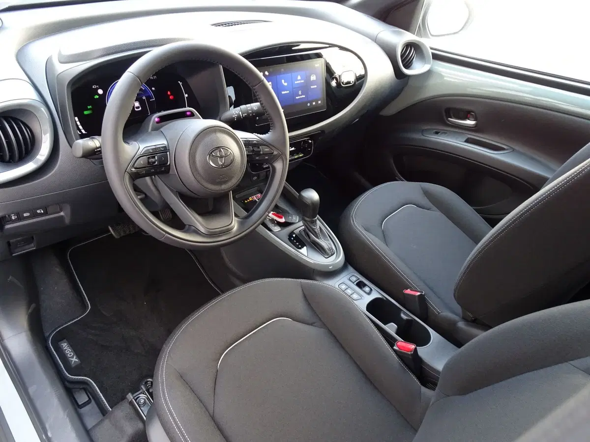 Toyota Aygo X nuova a Padova (6)