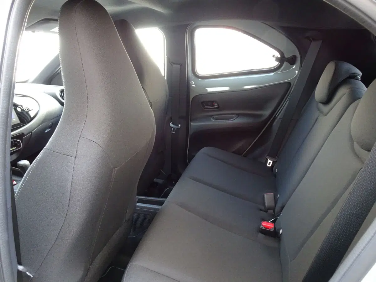 Toyota Aygo X nuova a Padova (8)