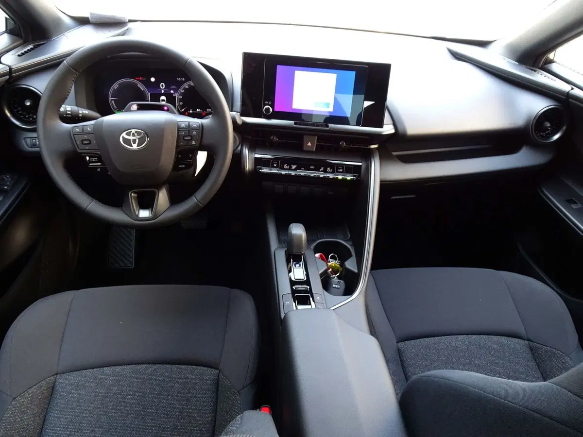Toyota Toyota C-HR nuova a Padova (10)