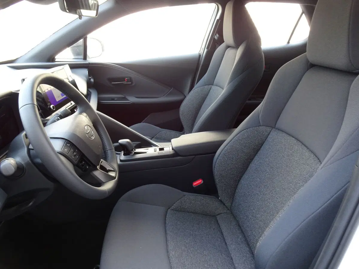 Toyota Toyota C-HR nuova a Padova (7)