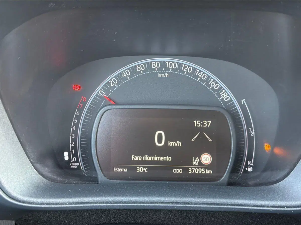 Toyota Aygo X usata a Siracusa (9)