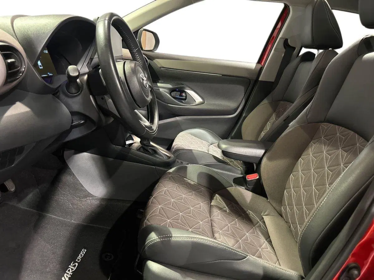 Toyota Yaris Cross usata a Milano (7)