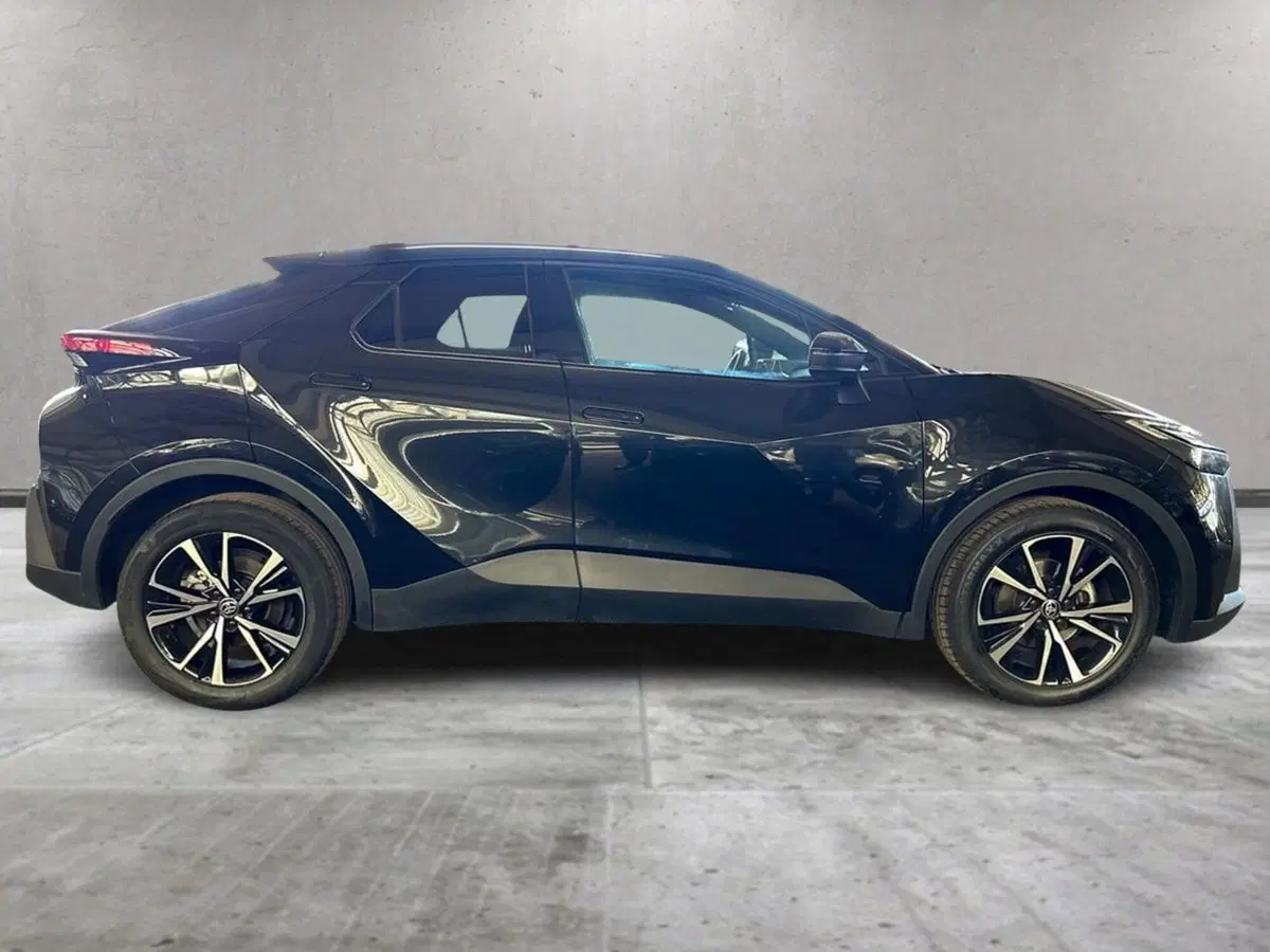 Toyota Toyota C-HR usata a Milano (4)