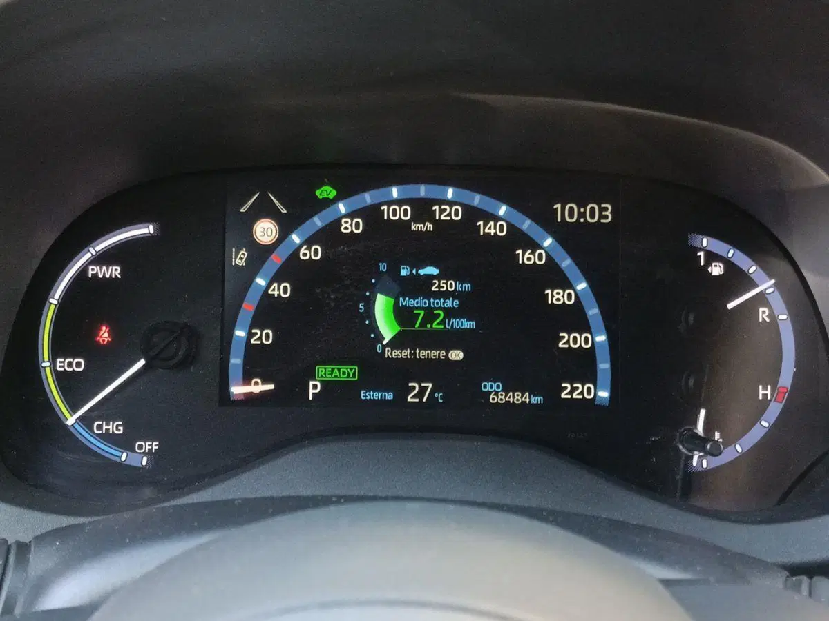 Toyota Yaris Cross usata a Milano (9)
