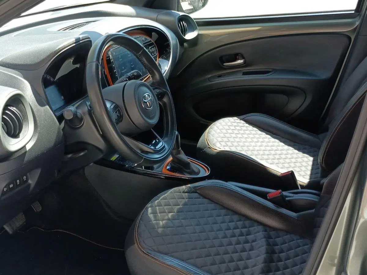 Toyota Aygo X usata a Milano (7)