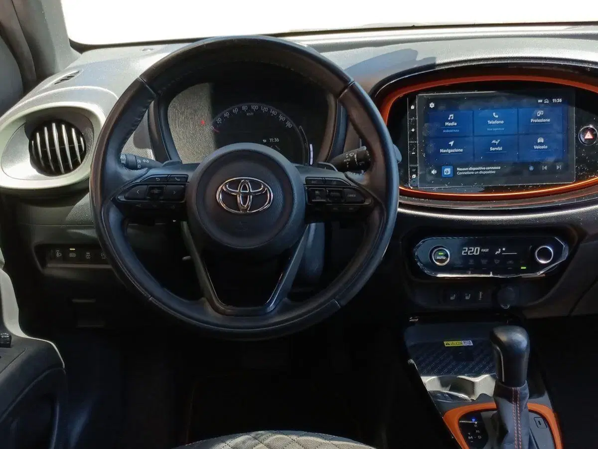 Toyota Aygo X usata a Milano (8)