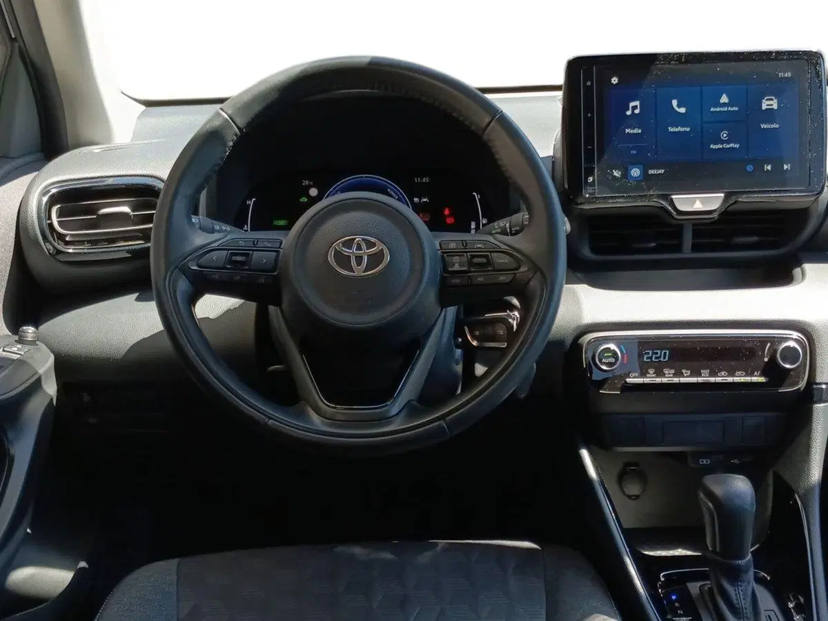 Toyota Yaris usata a Milano (8)
