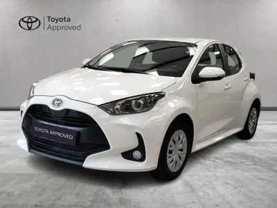 Toyota Yaris 1.5 Hybrid 5 porte Energy del 2023 usata a Genzano di Roma