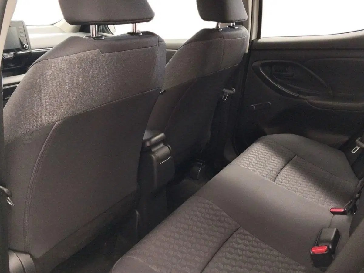 Toyota Yaris usata a Roma (11)