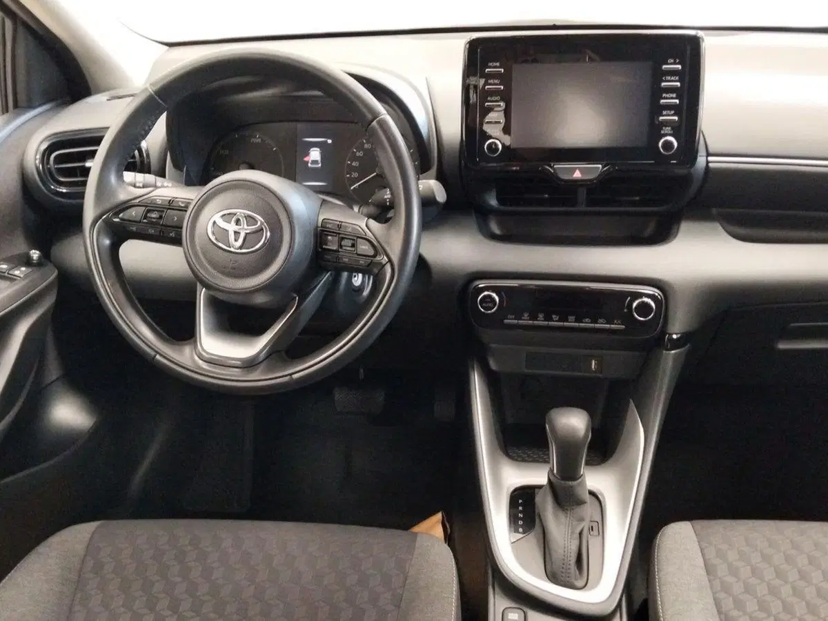 Toyota Yaris usata a Roma (8)