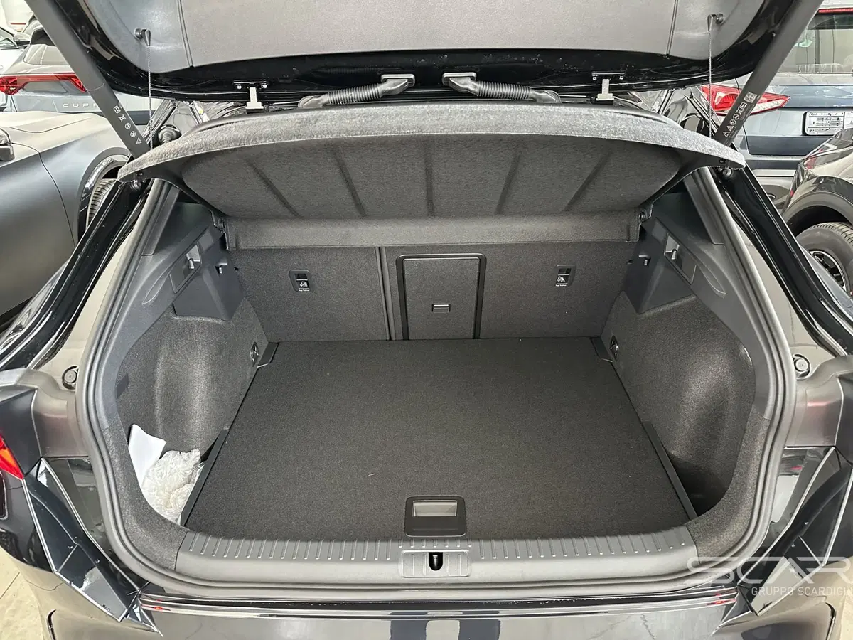 Cupra Formentor nuova a Livorno (11)