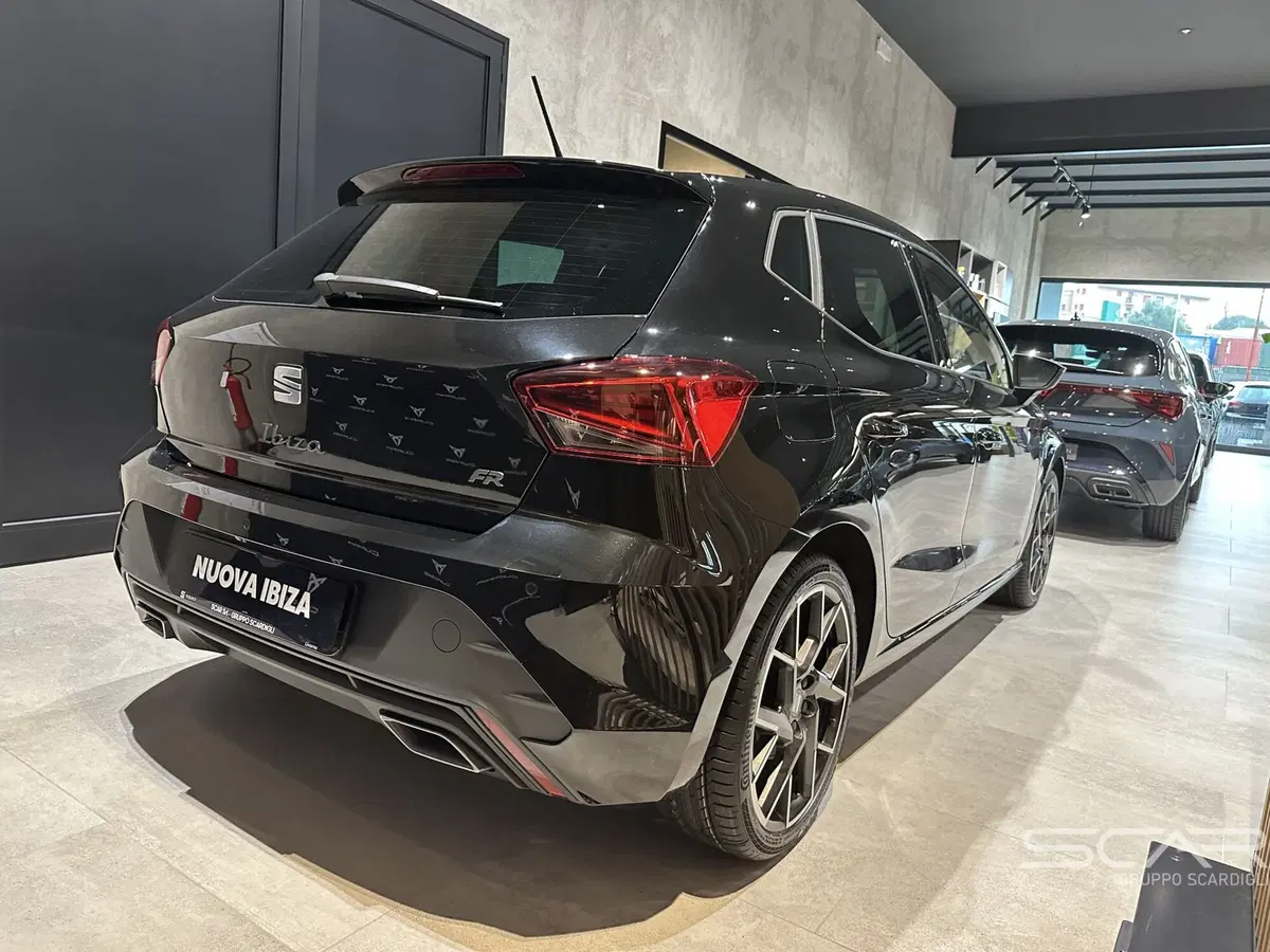 SEAT Ibiza nuova a Livorno (3)
