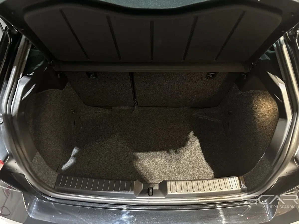 SEAT Ibiza nuova a Livorno (5)