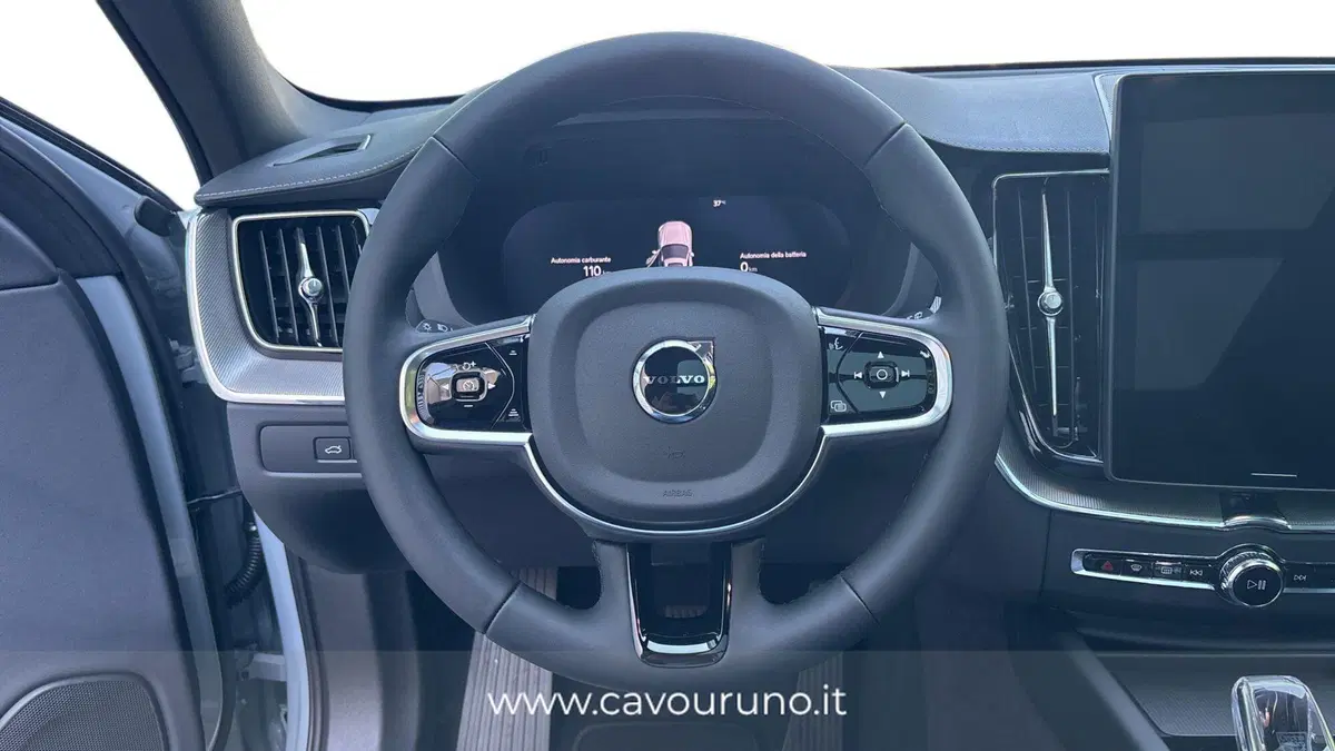 Volvo XC60 nuova a Ferrara (11)