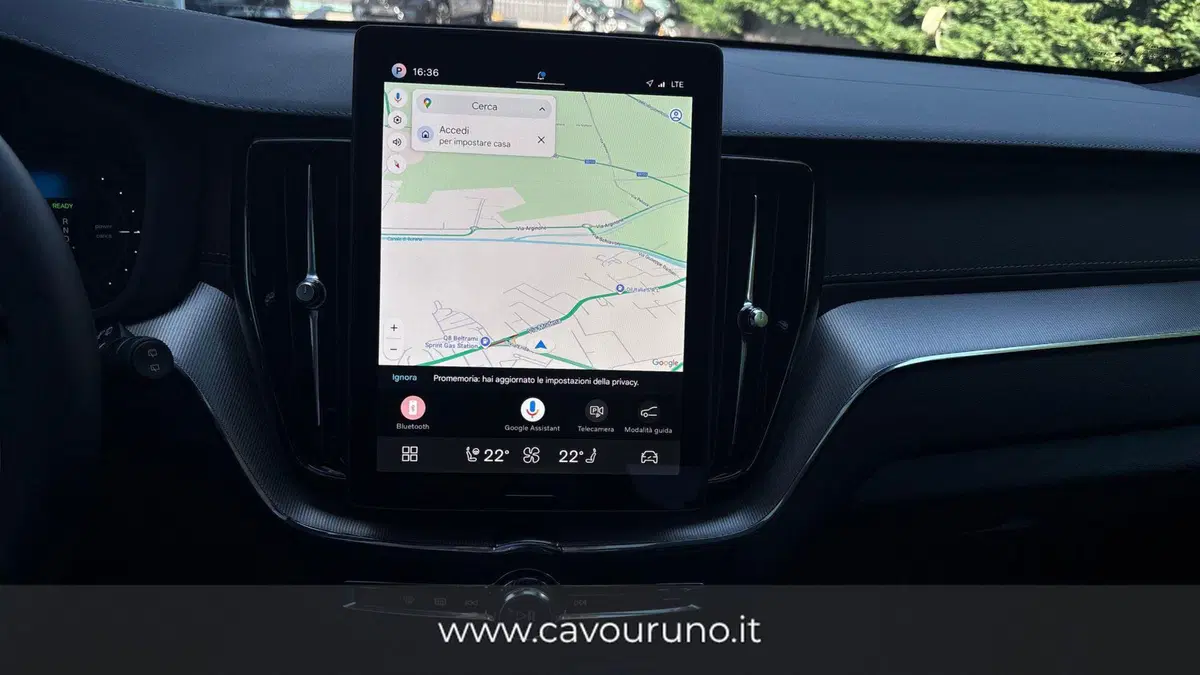 Volvo XC60 nuova a Ferrara (13)