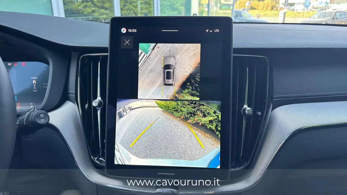 Volvo XC60 nuova a Ferrara (16)